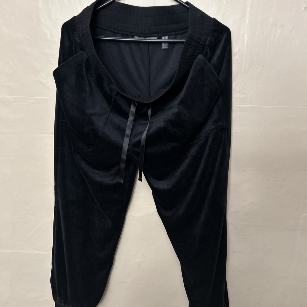 Anybody Medium Black Velour Banded‎ Bottom Cropped Joggers Pants